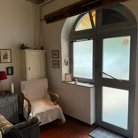 Céh-vár-lak Appartamento *