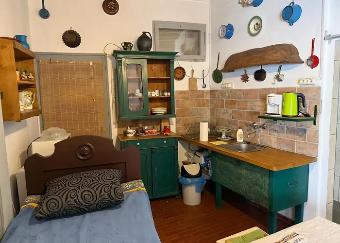 Céh-vár-lak * Eger